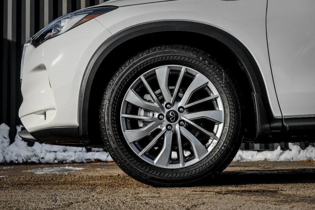 New 2025 INFINITI QX50 PURE SUV