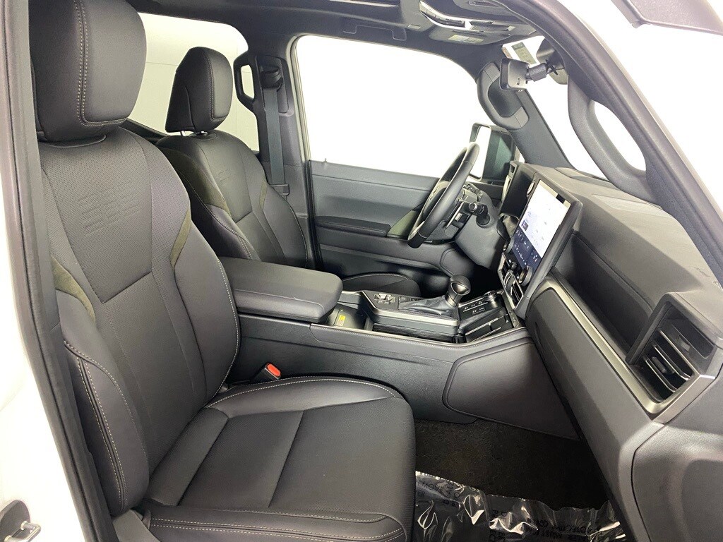 2024 LEXUS GX - Image 28