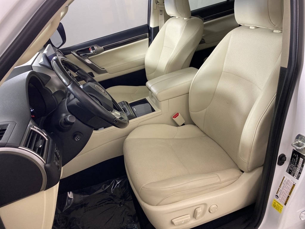 2023 LEXUS GX - Image 21