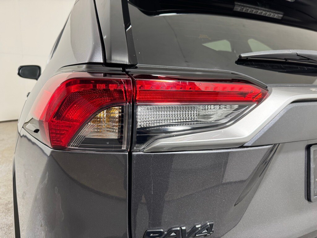 2022 TOYOTA RAV4 - Image 9