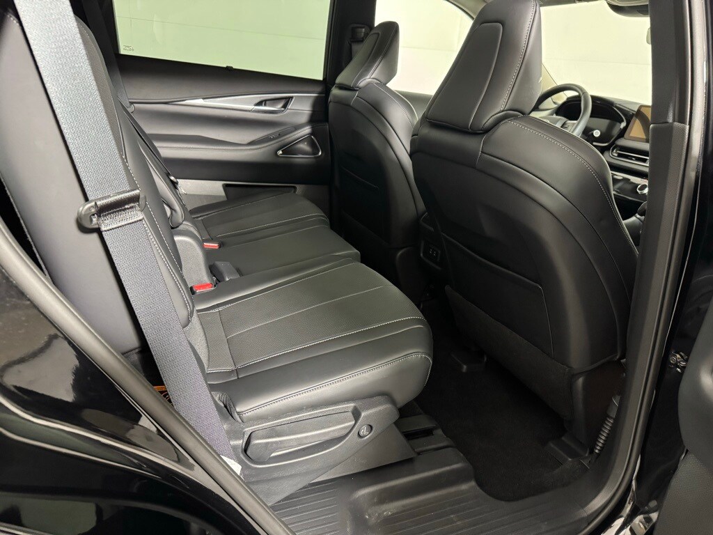2026 INFINITI QX60 - Image 33