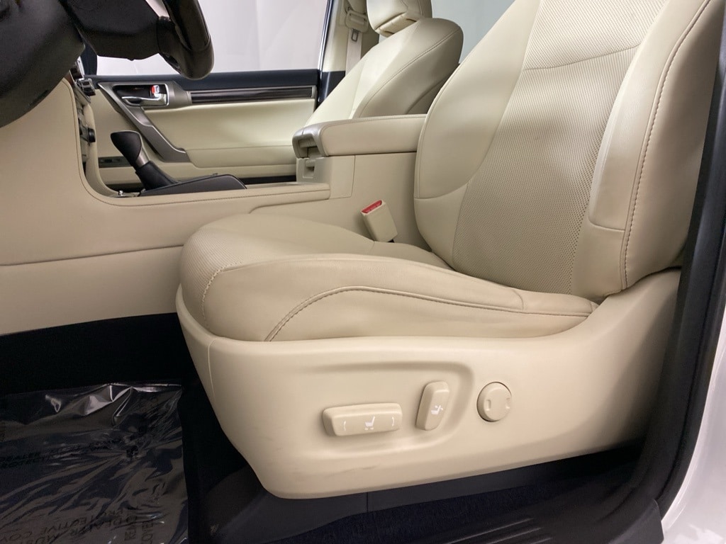 2023 LEXUS GX - Image 22