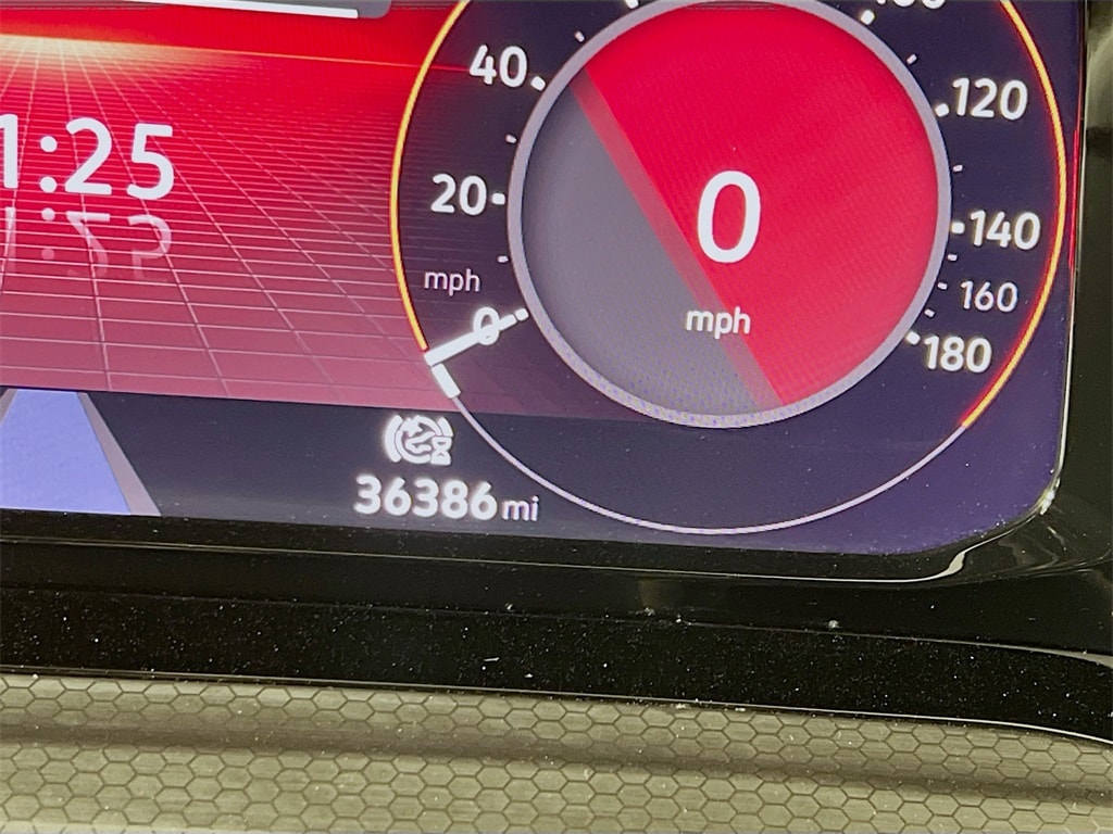 2024 VOLKSWAGEN GOLF GTI - Image 12