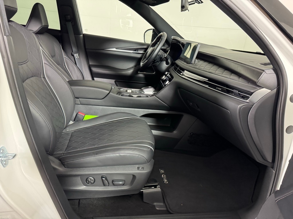 2025 INFINITI QX60 - Image 34