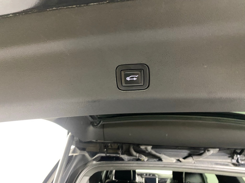 2021 GMC YUKON XL - Image 33