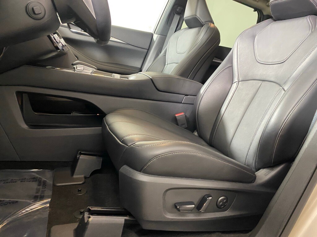2025 INFINITI QX60 - Image 15