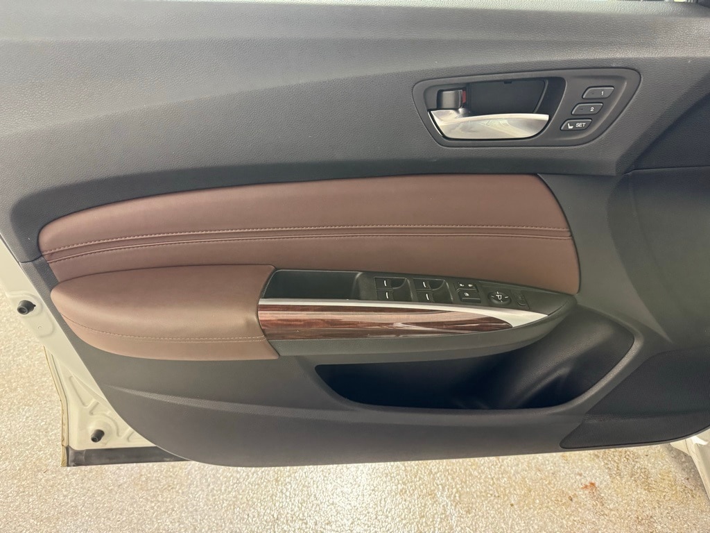 2016 ACURA TLX - Image 12