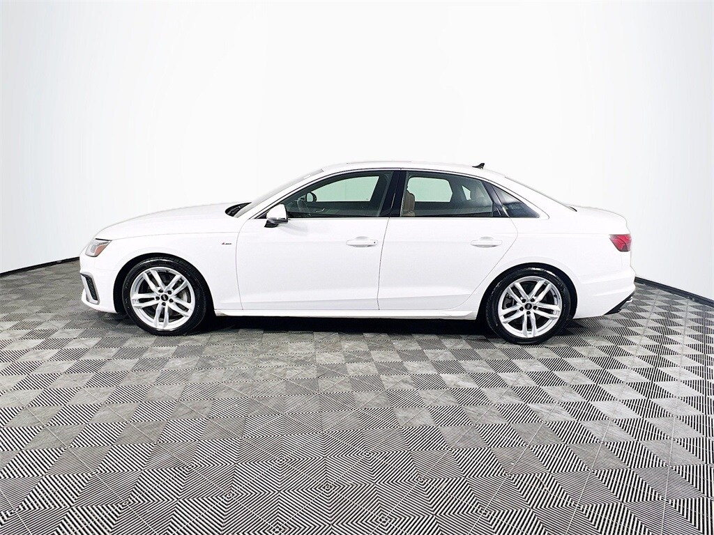 2023 Audi A4 45 S line Premium Plus photo 4