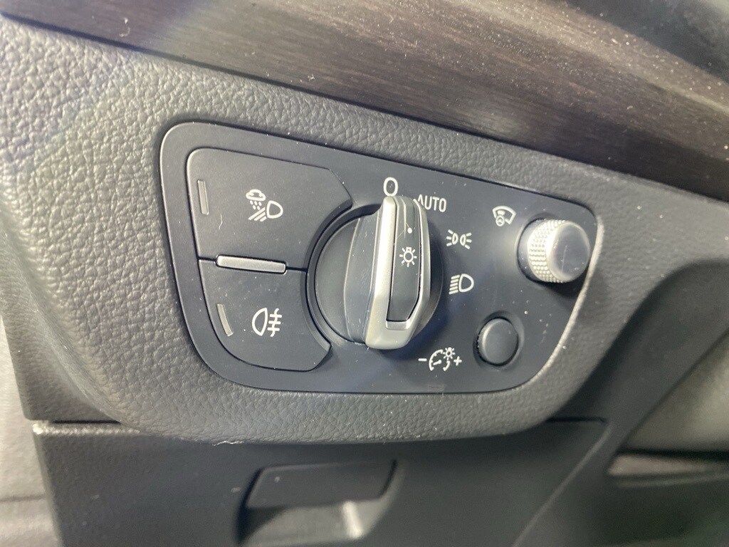 2021 AUDI Q5 - Image 12