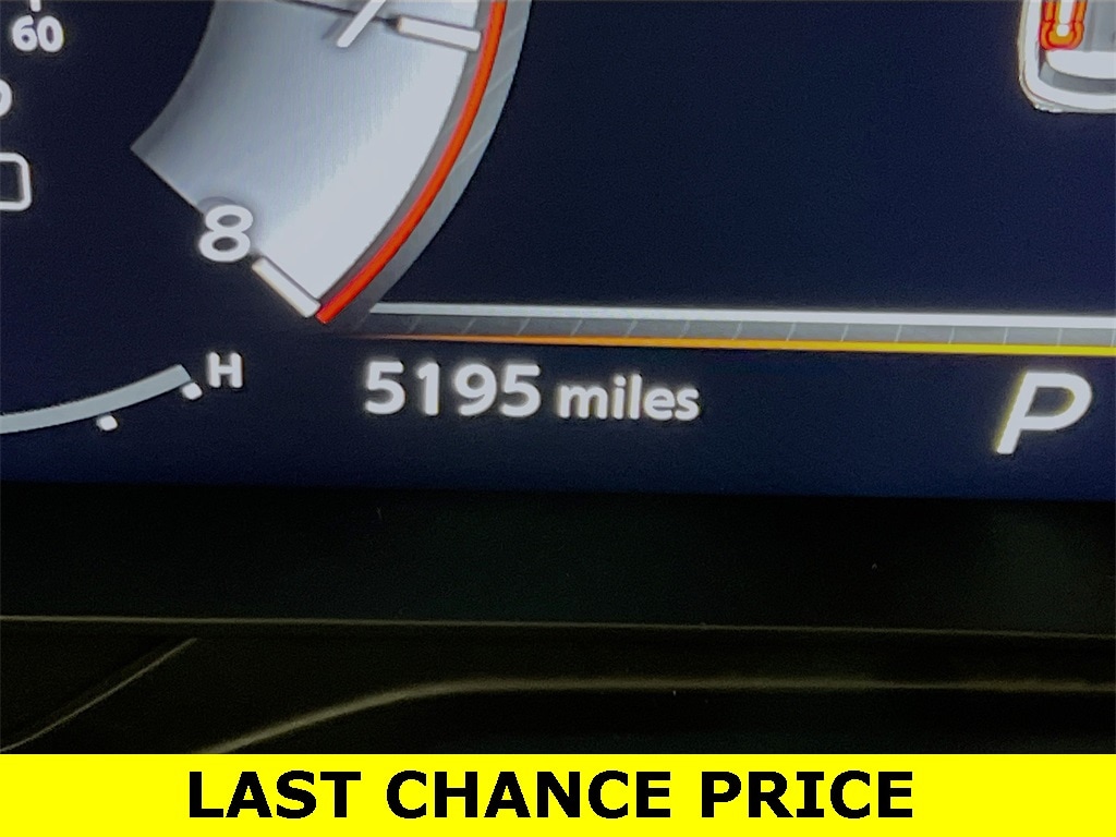 2025 INFINITI QX60 - Image 12