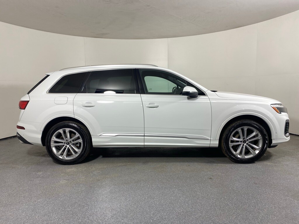 2025 AUDI Q7 - Image 5