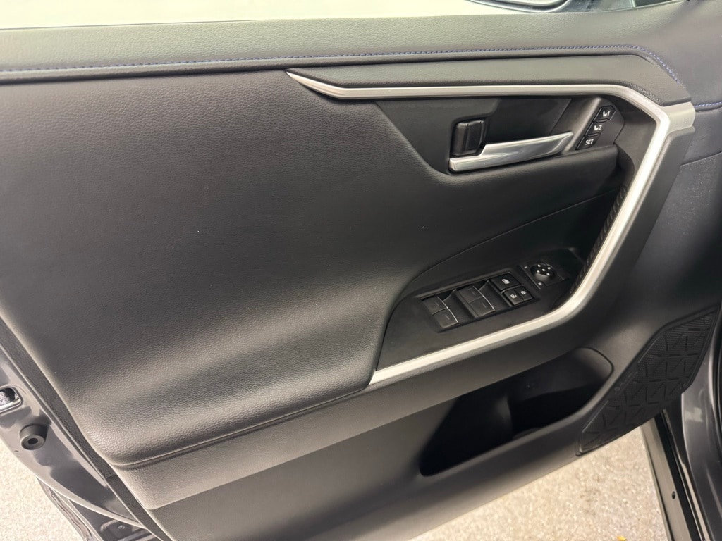 2022 TOYOTA RAV4 - Image 10