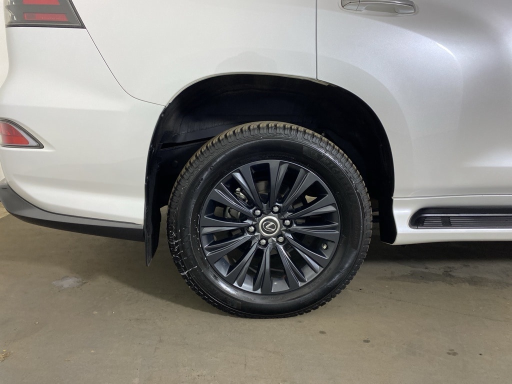 2023 LEXUS GX - Image 32