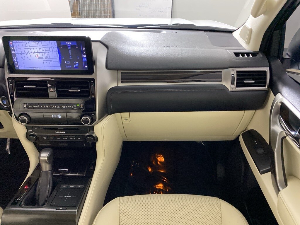 2023 LEXUS GX - Image 25