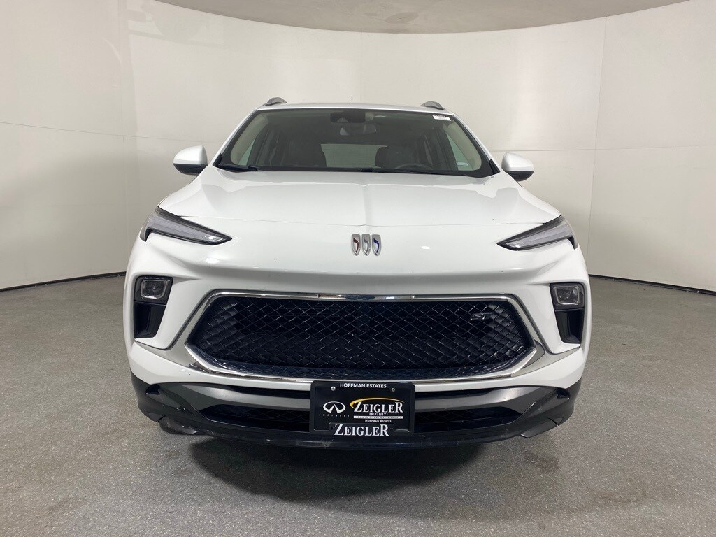 2024 Buick Encore GX Sport Touring photo 2