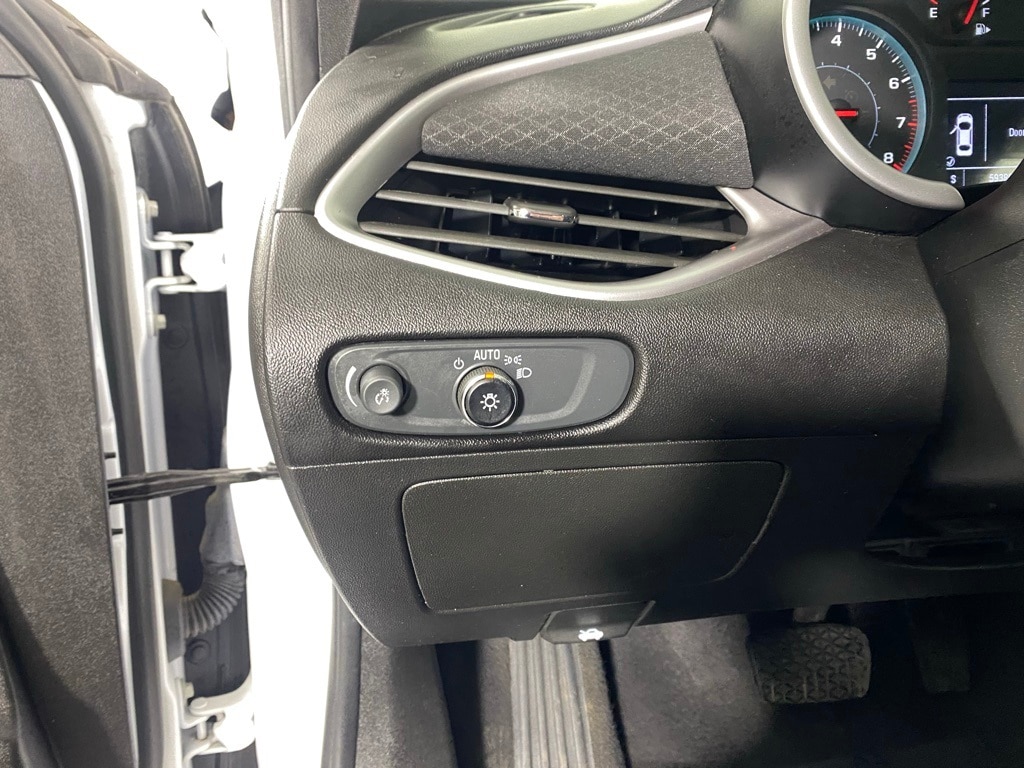 2023 CHEVROLET MALIBU - Image 13