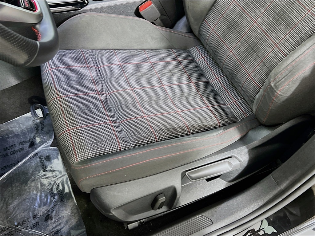 2024 VOLKSWAGEN GOLF GTI - Image 18