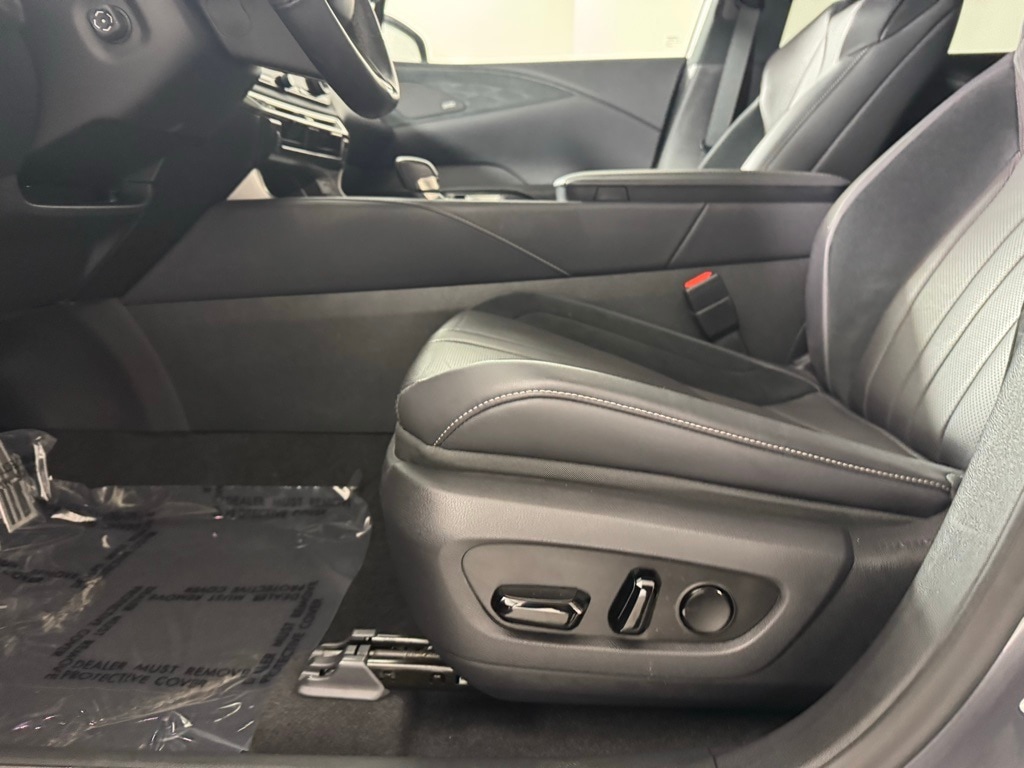 2023 LEXUS RX - Image 21