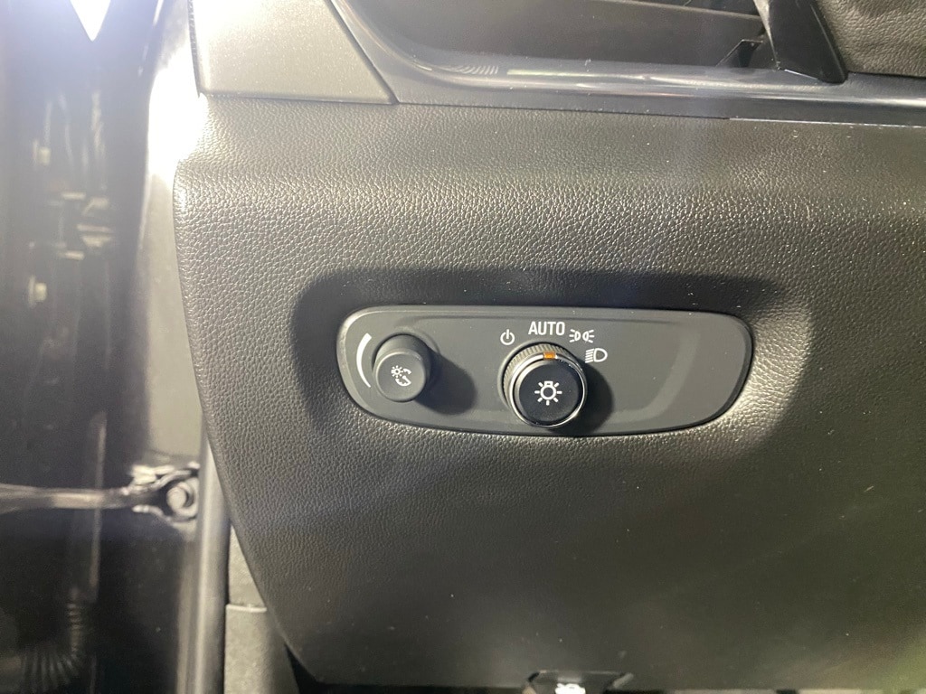 2023 CHEVROLET TRAVERSE - Image 12