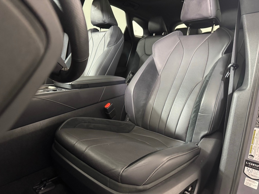 2023 LEXUS RX - Image 18