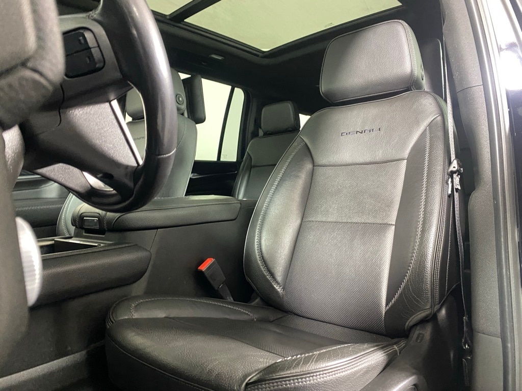 2021 GMC YUKON XL - Image 13