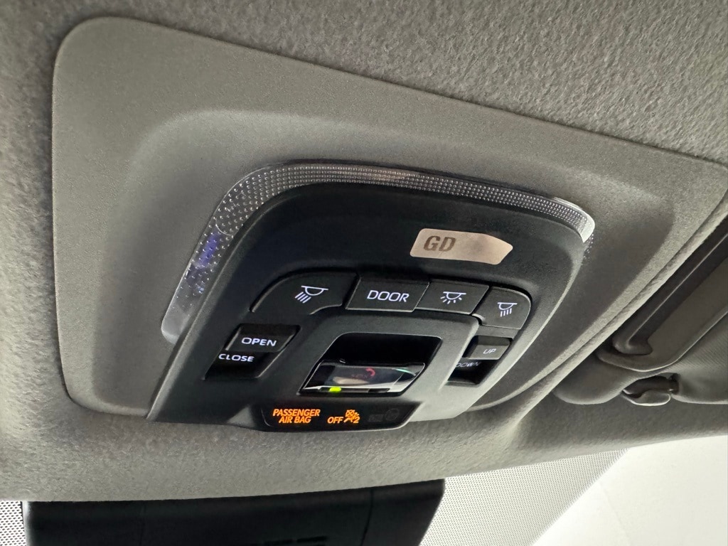 2025 TOYOTA COROLLA CROSS - Image 24