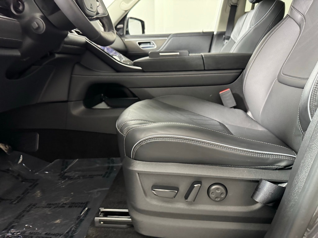 2026 INFINITI QX80 - Image 17