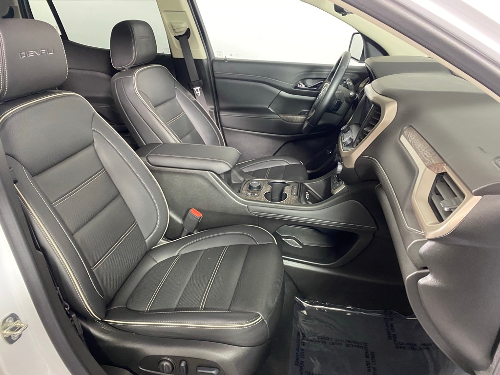 2023 GMC ACADIA - Image 32