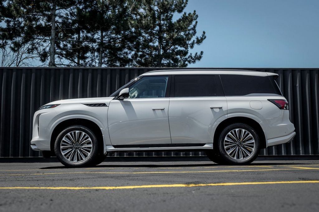 New 2027 INFINITI QX80 LUXE SUV