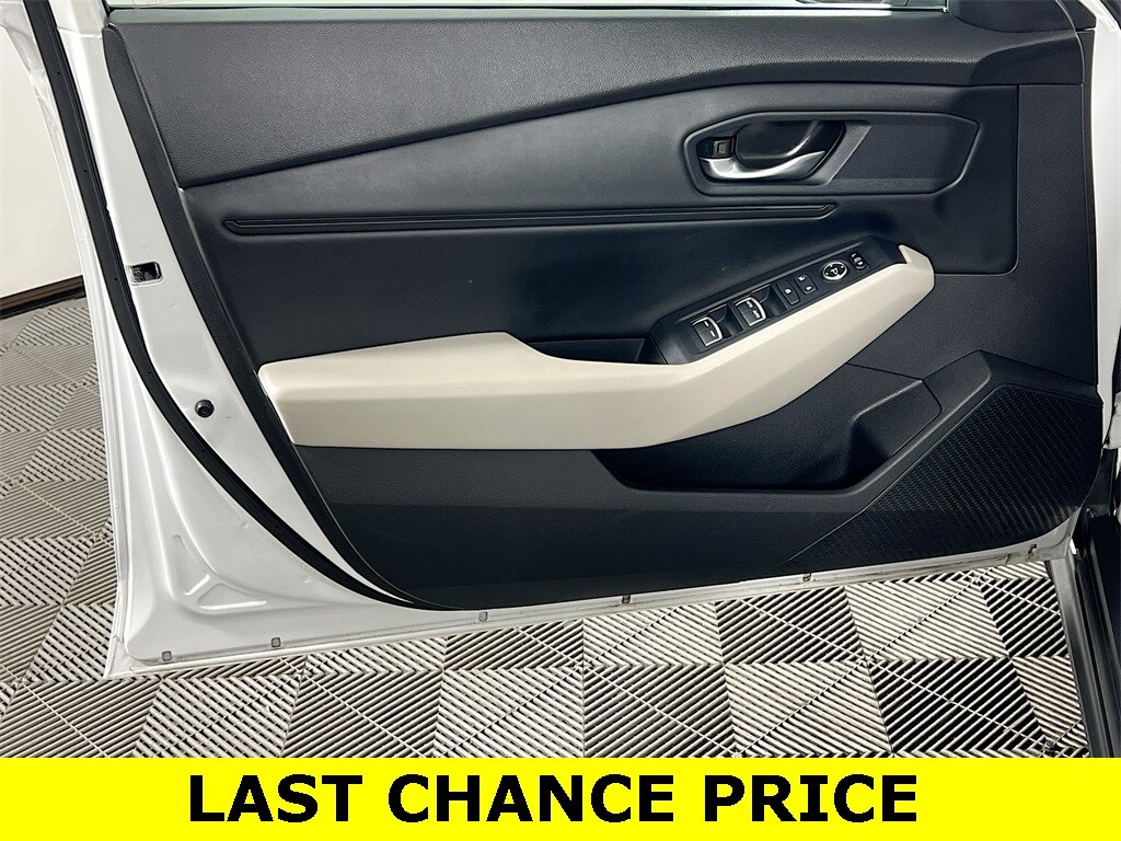 2023 HONDA ACCORD - Image 17