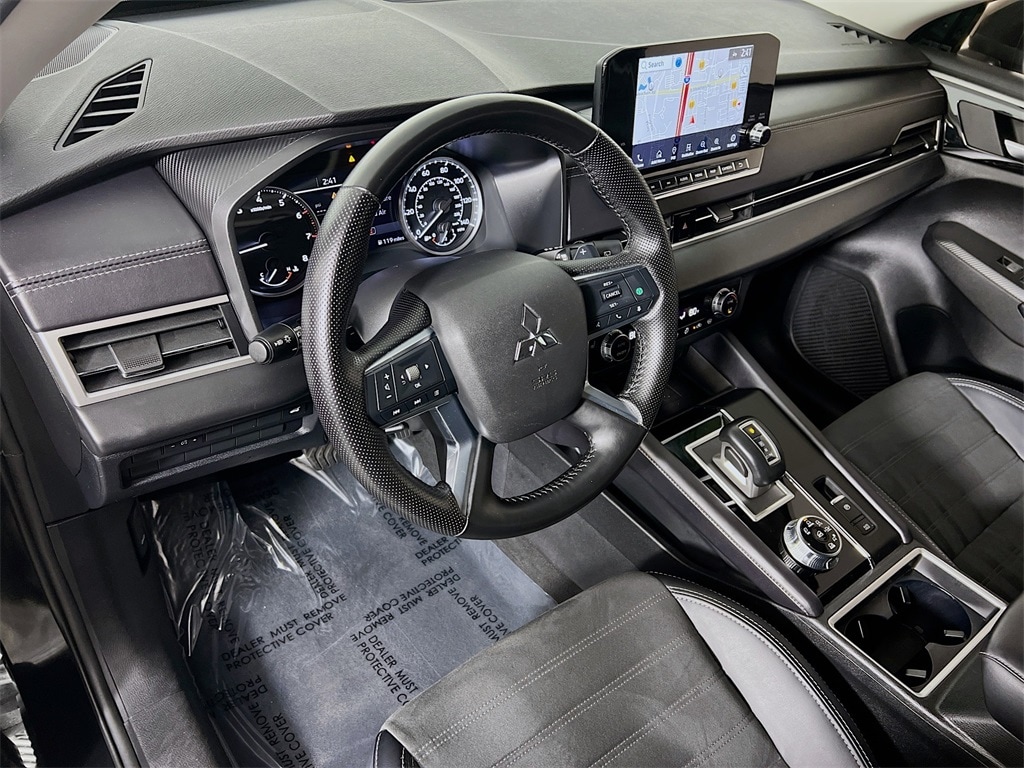 2024 MITSUBISHI OUTLANDER - Image 9