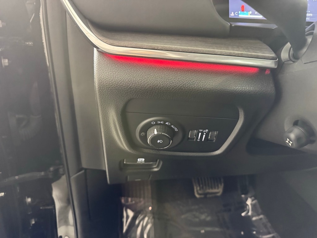 2023 JEEP GRAND CHEROKEE L - Image 19