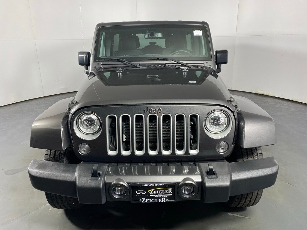 2017 Jeep Wrangler Unlimited Sahara photo 2