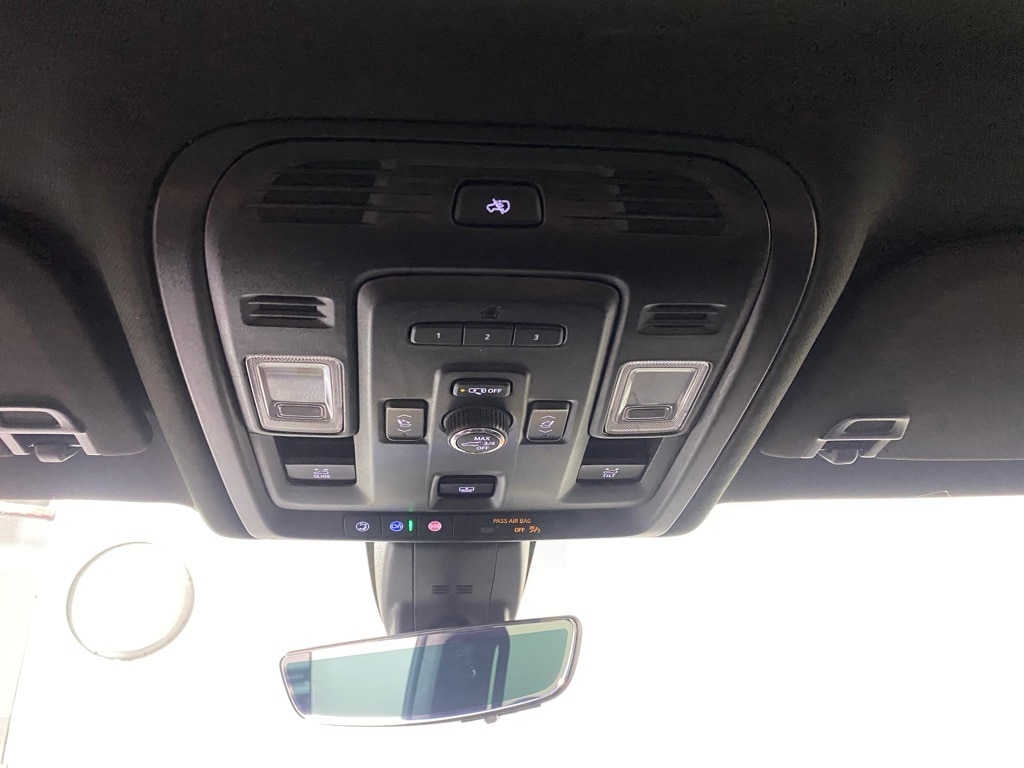 2021 GMC YUKON XL - Image 28