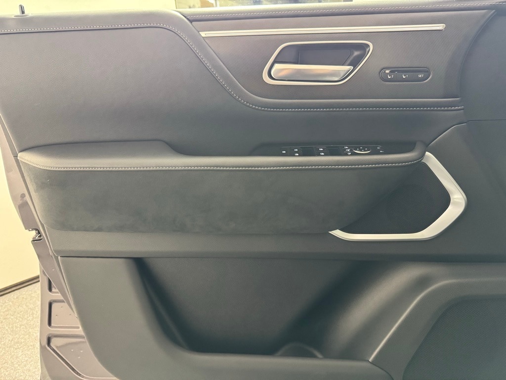 2026 INFINITI QX80 - Image 12