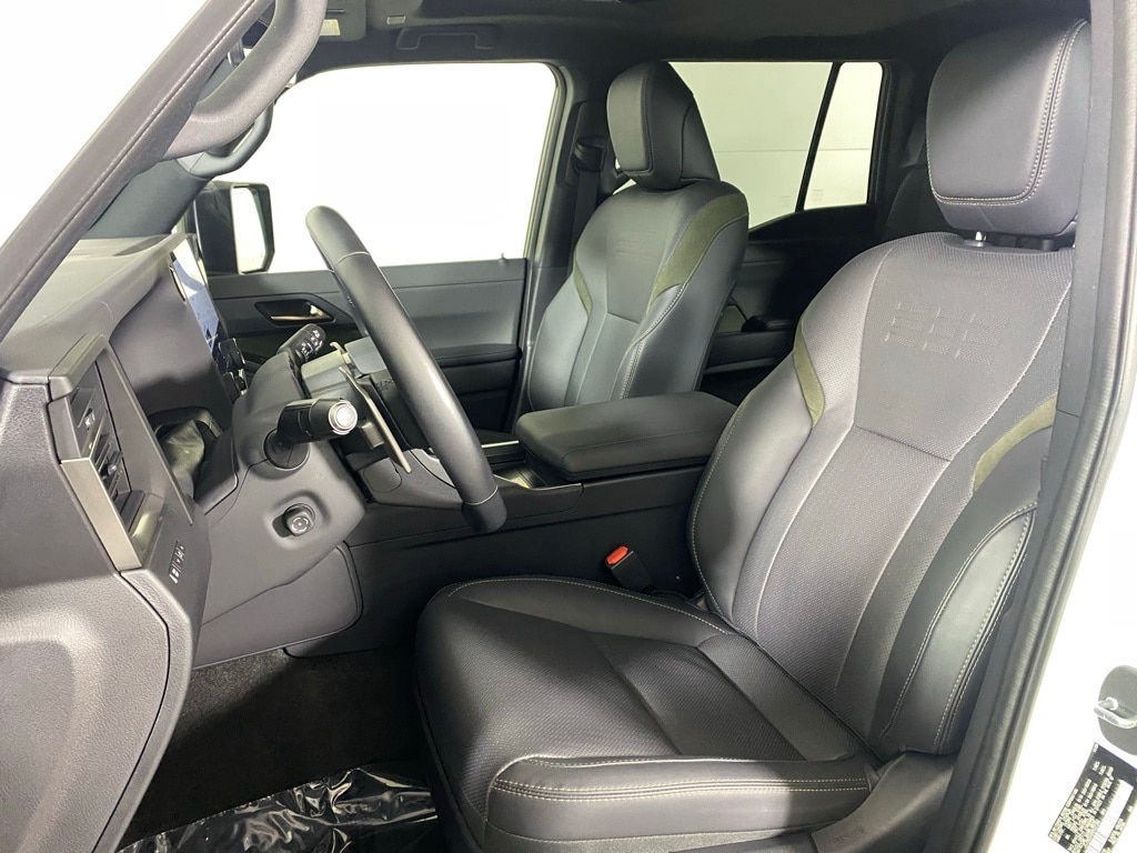 2024 LEXUS GX - Image 10