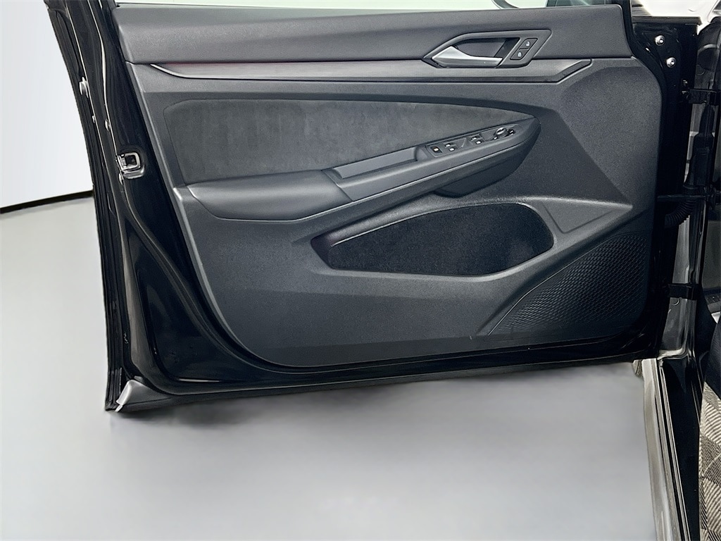 2024 VOLKSWAGEN GOLF GTI - Image 17