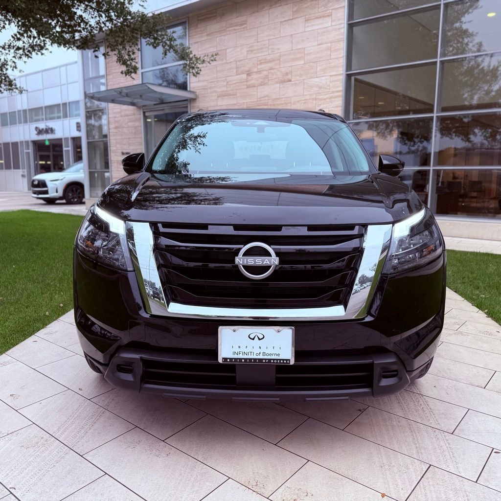 Used 2025 Nissan Pathfinder SV SV 4WD