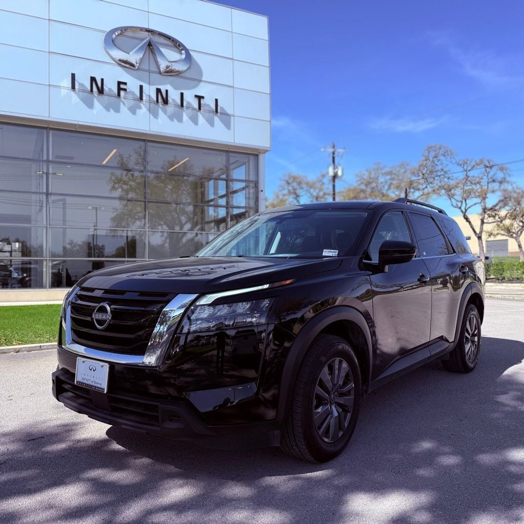 Used 2025 Nissan Pathfinder SV SV 2WD