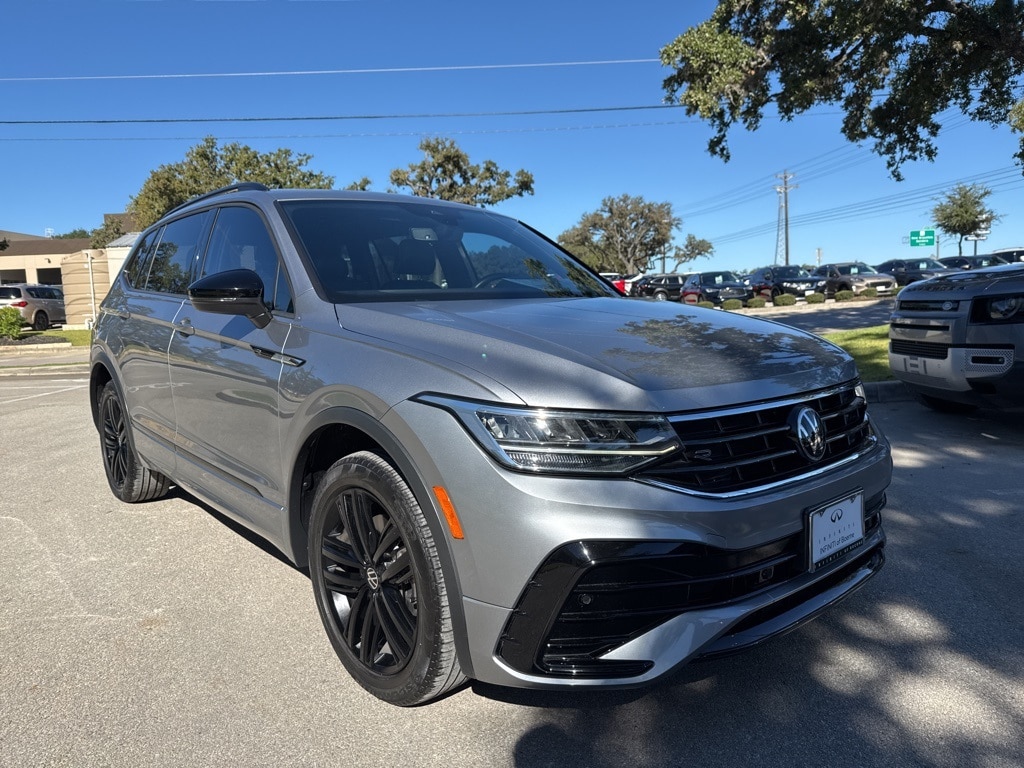 Used 2022 Volkswagen Tiguan SE R-Line Black 2.0T SE R-Line Black FWD