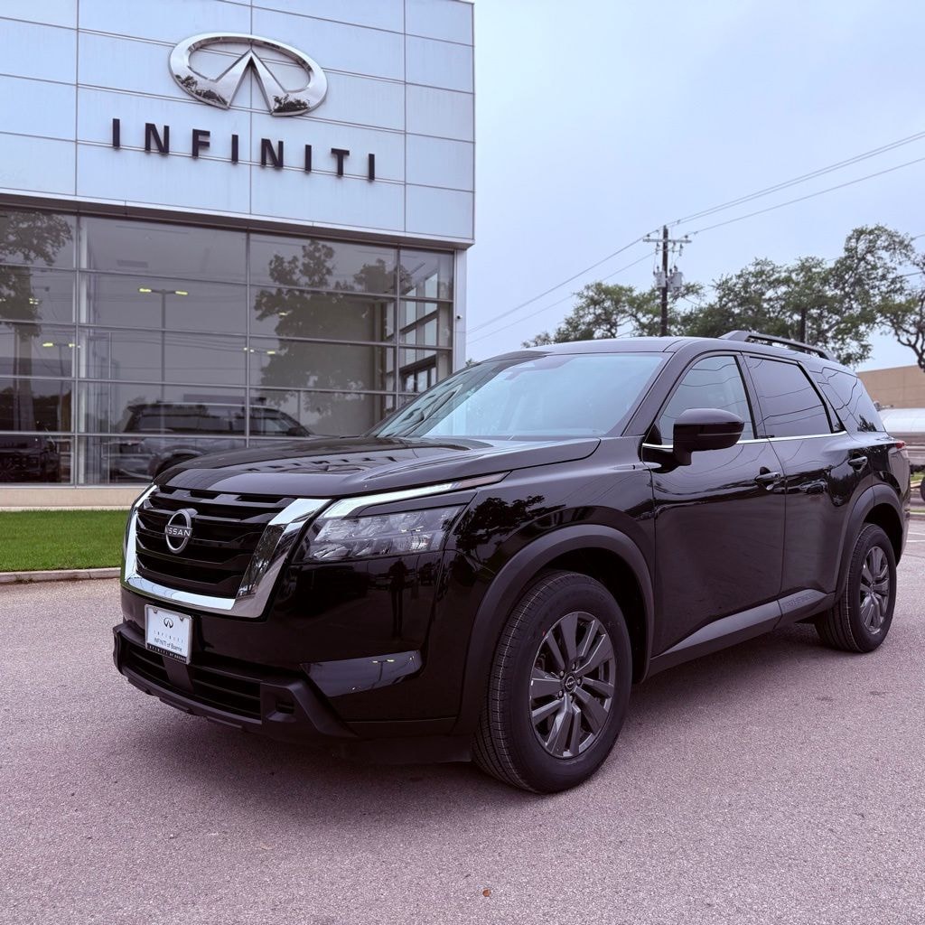 Used 2025 Nissan Pathfinder SV SV 4WD