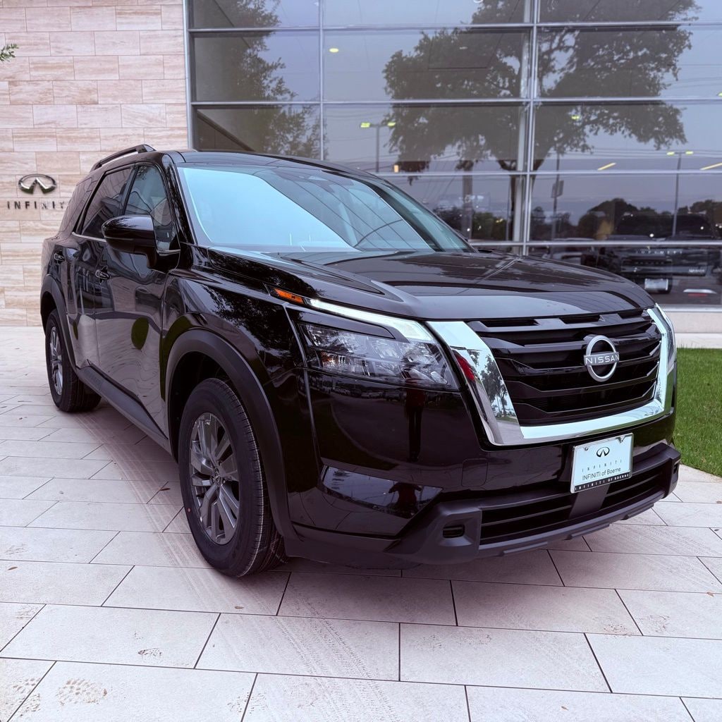 Used 2025 Nissan Pathfinder SV SV 4WD