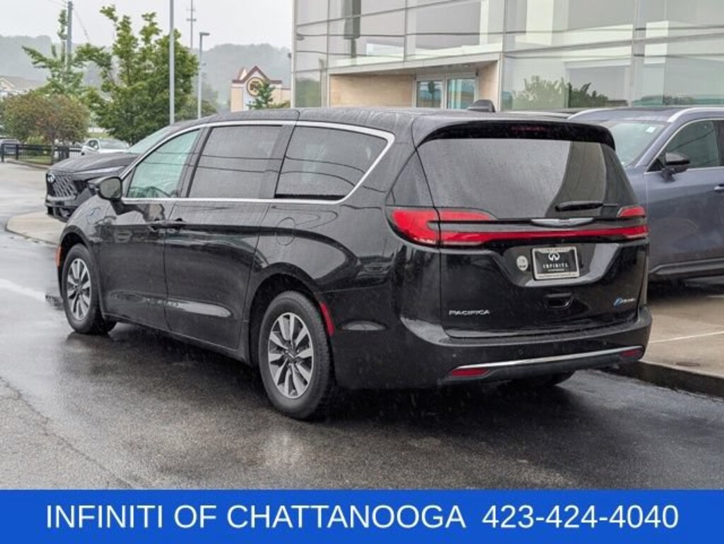 Used 2023 Chrysler Pacifica Plug-In Hybrid Touring L Van Passenger Van