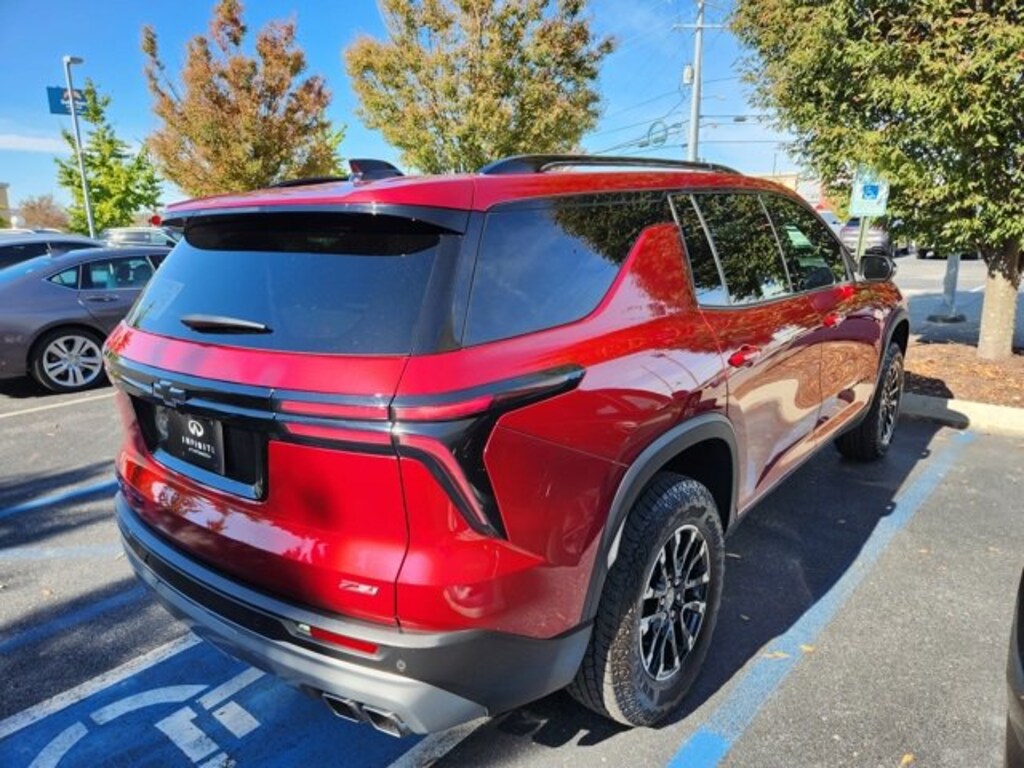 Used 2024 Chevrolet Traverse Z71 SUV