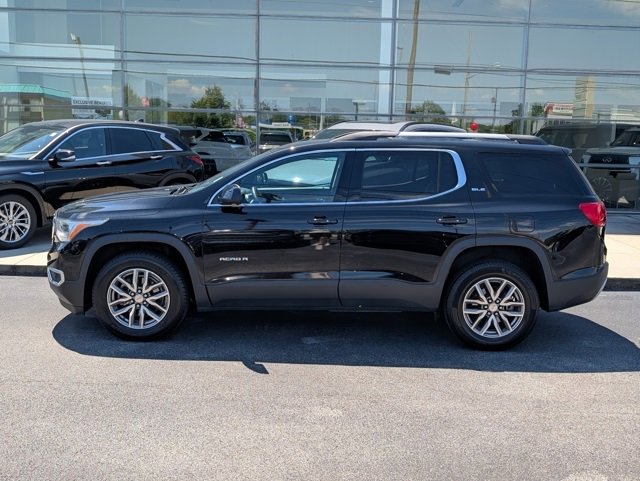 2017 Gmc Acadia SLE photo 2