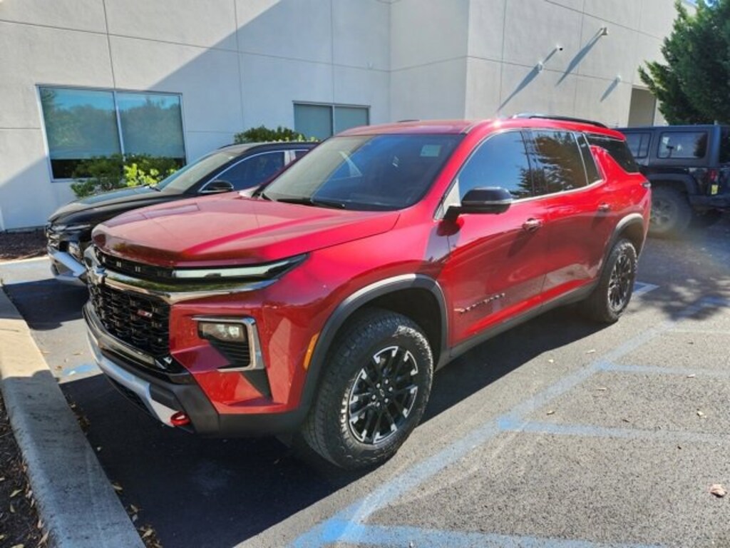 Used 2024 Chevrolet Traverse Z71 SUV