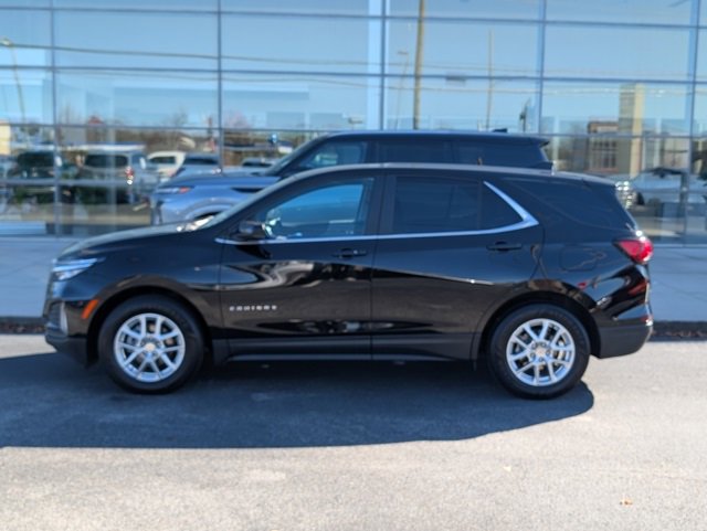 2023 Chevrolet Equinox LT photo 2