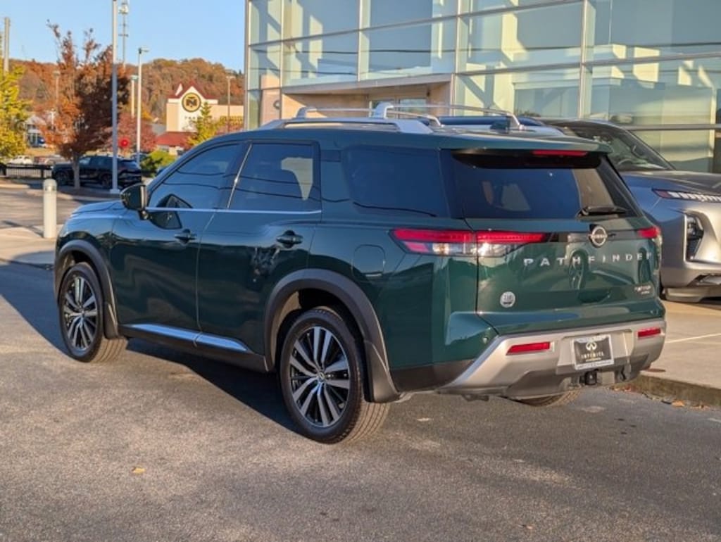 Used 2024 Nissan Pathfinder Platinum SUV