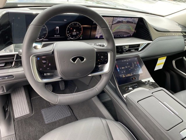 2025 Infiniti QX80 Luxe photo 3