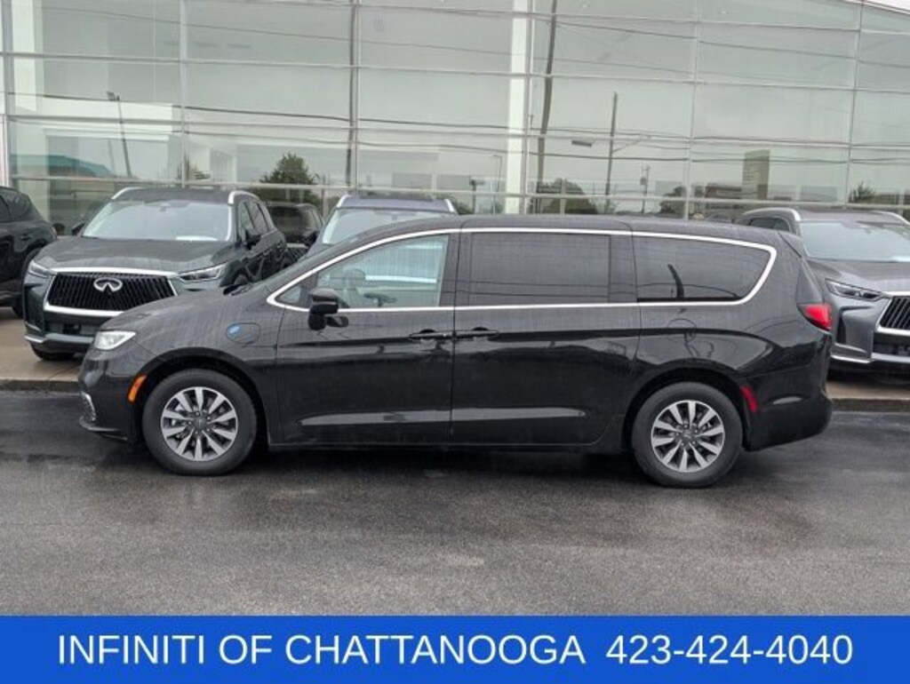 Used 2023 Chrysler Pacifica Plug-In Hybrid Touring L Van Passenger Van